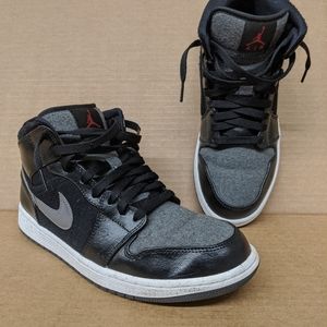 Jordan 1 retro mid se 9